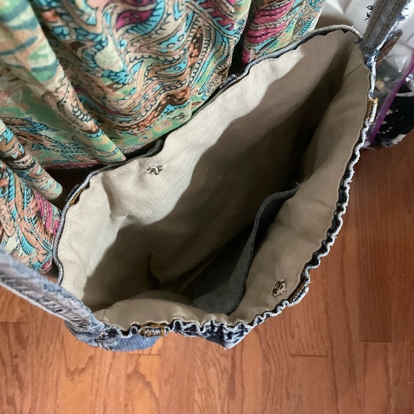 Handmade Upcycled handbag with shabby chic class and bohemian style. - Picture 4 of 4